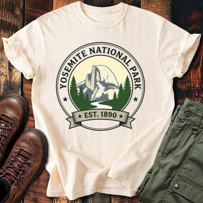 Vintage Yosemite National Park Round Badge Tee